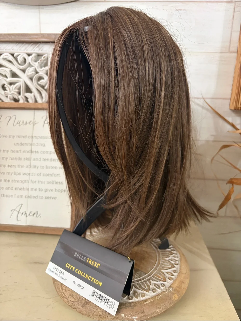 Belle Tress Chelsea heat friendly Synthetic Wig. Coolest Ash Brown R. New!